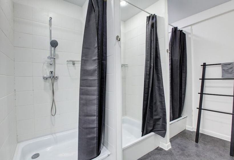 Dad&cat Capsule Hotel Hostel