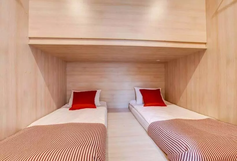 Dad&cat Capsule Hotel   Hostel