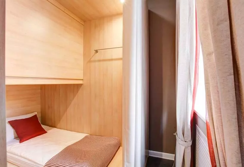 Dad&cat Capsule Hotel   Hostel