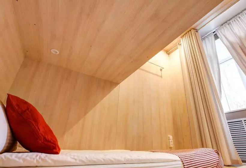 Dad&cat Capsule Hotel   Hostel