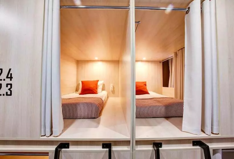 Dad&cat Capsule Hotel   Hostel