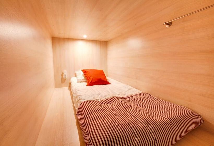 Dad&cat Capsule Hotel Hostel