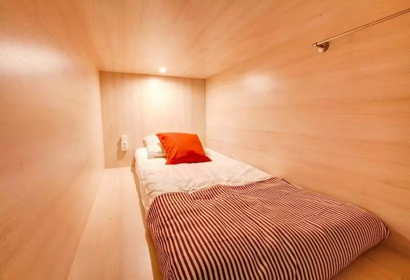 Dad&cat Capsule Hotel   Hostel