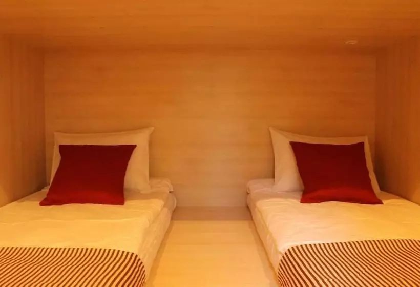Dad&cat Capsule Hotel   Hostel