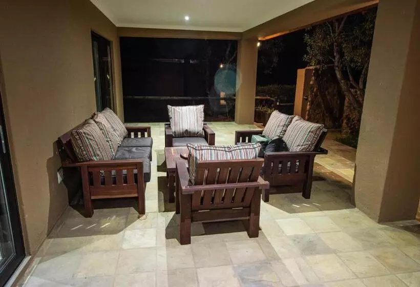 Hotel Golden Impalas Bush Resort