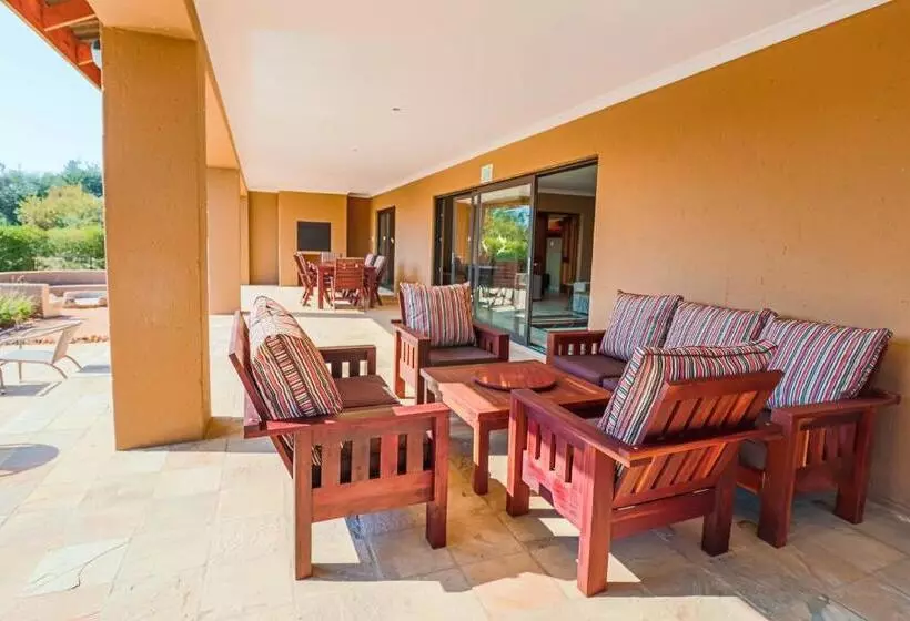 Hotel Golden Impalas Bush Resort