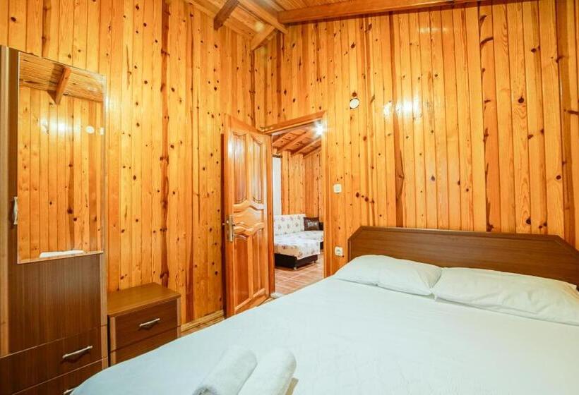 בית מלון כפרי Cuhadar Ahsap Evleri