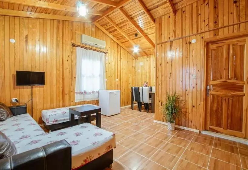 Hotel Cuhadar Ahsap Evleri