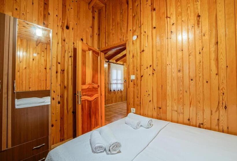 בית מלון כפרי Cuhadar Ahsap Evleri