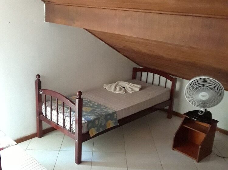 هتل Yellow Guest House