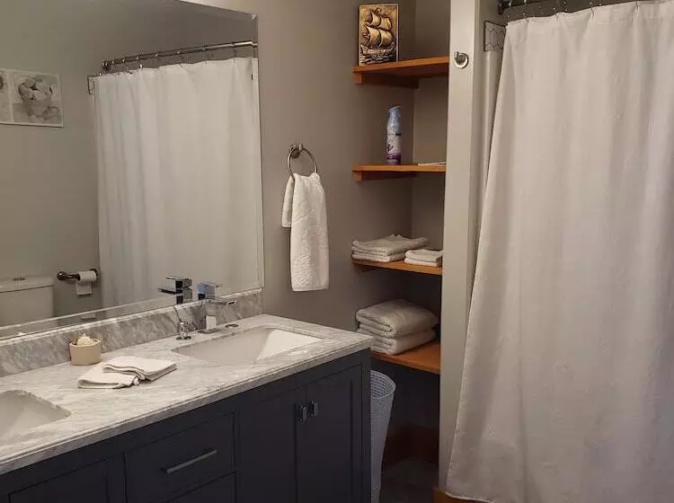 Shelter Bay Resort
