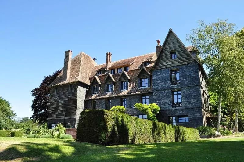 هتل Les Jardins De Coppelia