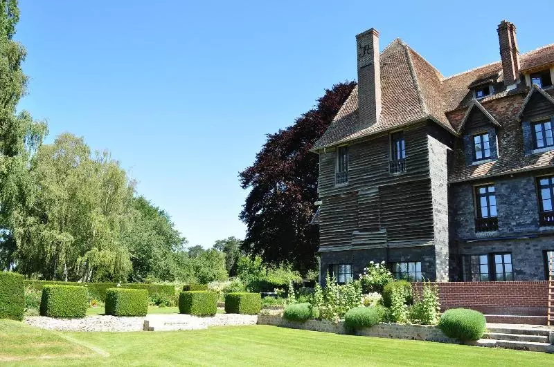 هتل Les Jardins De Coppelia