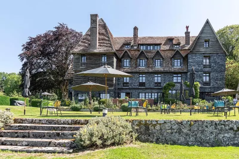 هتل Les Jardins De Coppelia