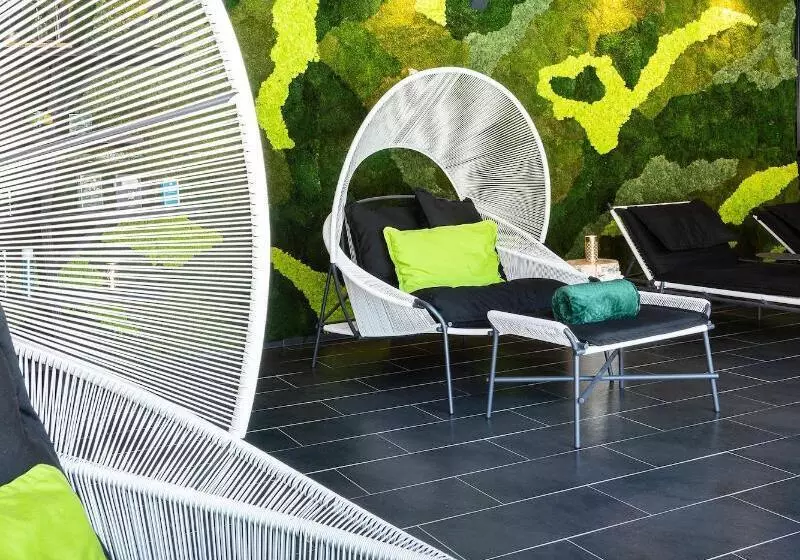 هتل Les Jardins De Coppelia