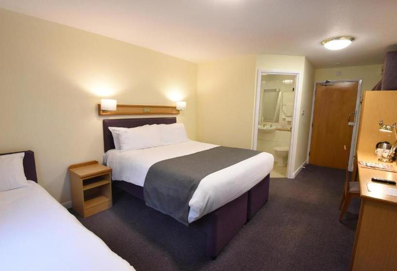 בית מלון כפרי The Mount By Greene King Inns