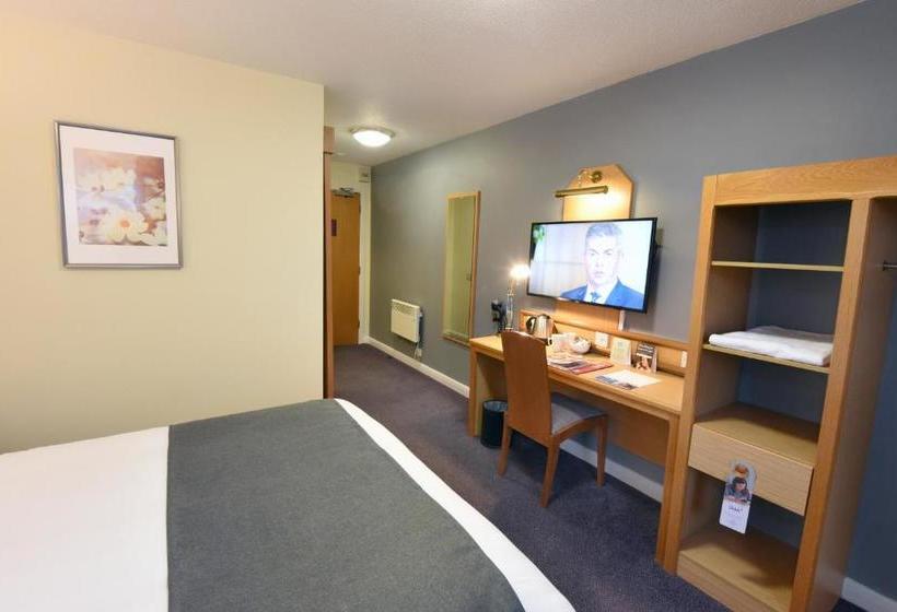 בית מלון כפרי The Mount By Greene King Inns