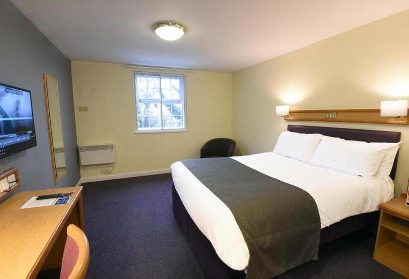 בית מלון כפרי The Mount By Greene King Inns