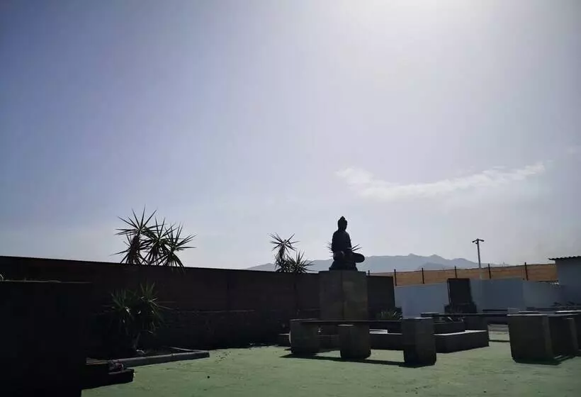 Hotelli Valtisya Pool And Airport