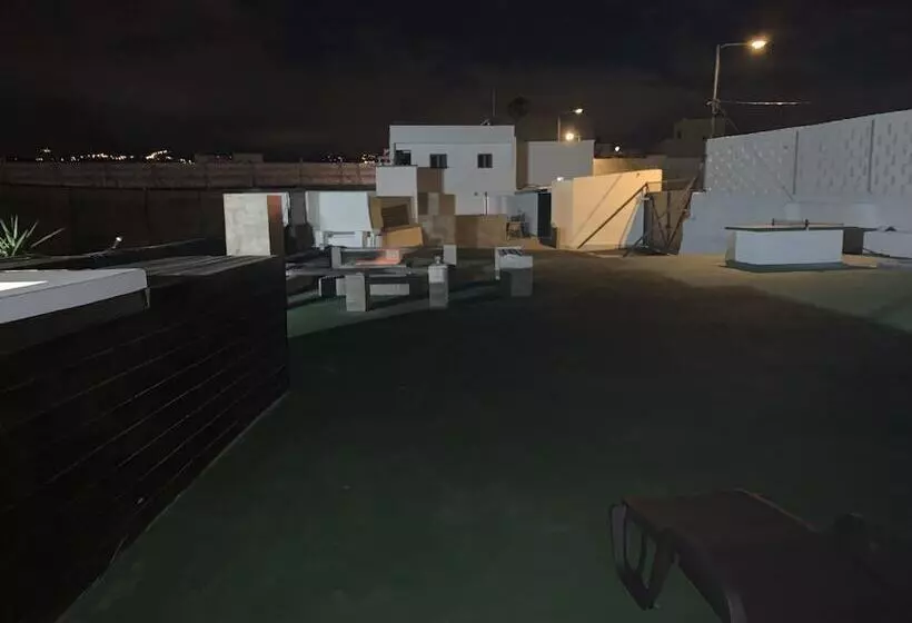 Hotelli Valtisya Pool And Airport