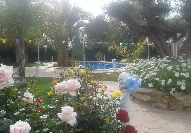 Casa Los Jardines De Lola