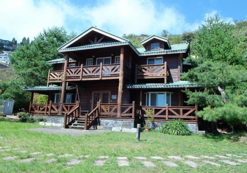 تختخواب و صبحانه Guilin Leisure Villa