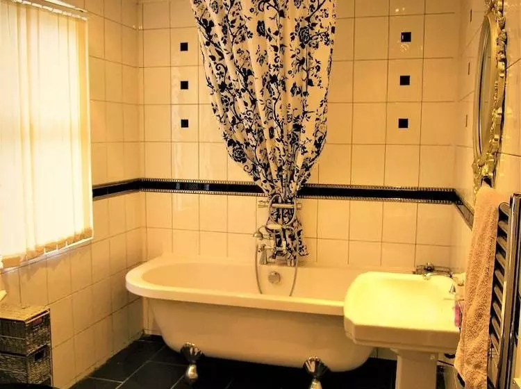 Cambrington Hostel