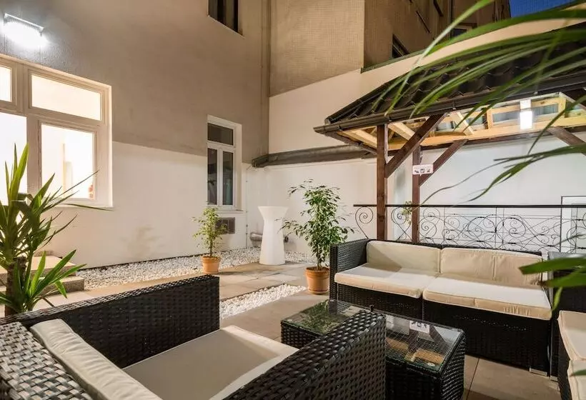 هتل Best Western Plus Celebrity Suites