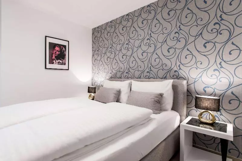 هتل Best Western Plus Celebrity Suites