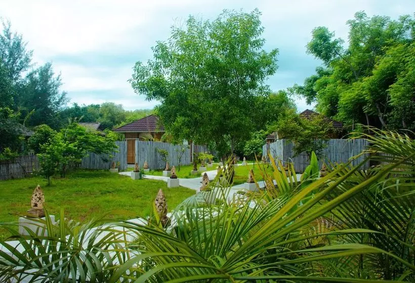 ペンション Villa Samalas Resort And Restaurant