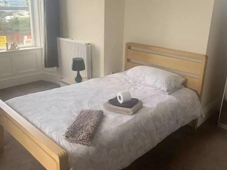 Hotelli The Harbour Inn