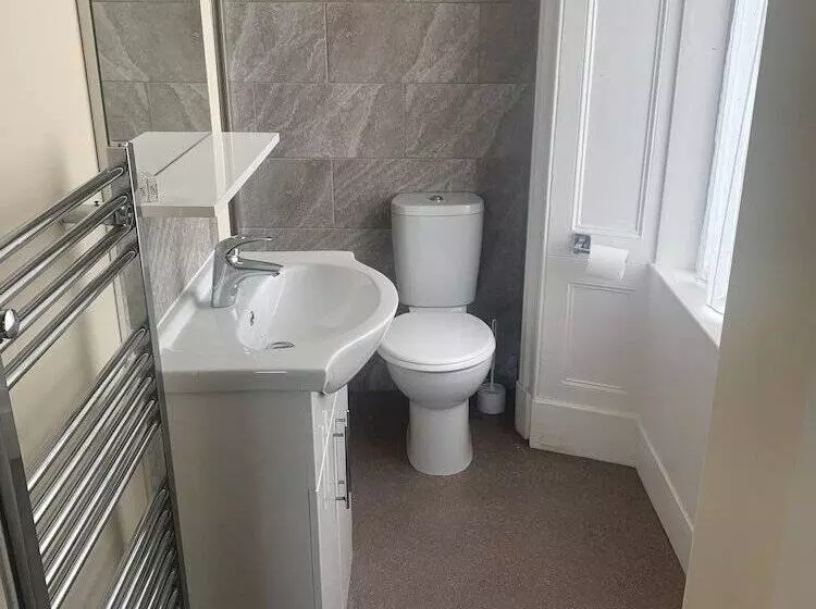 Hotelli The Harbour Inn