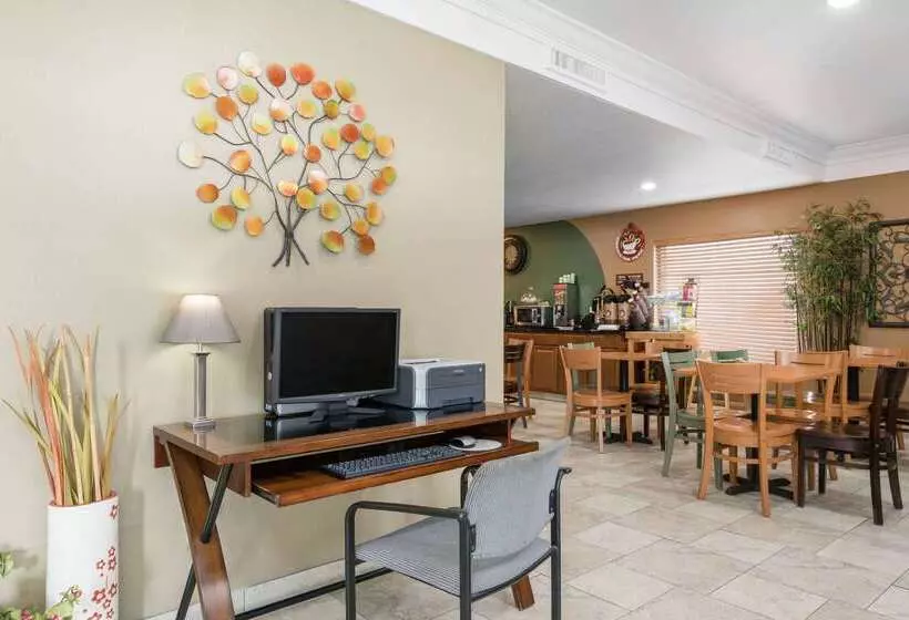 호텔 Americinn By Wyndham Johnston Des Moines