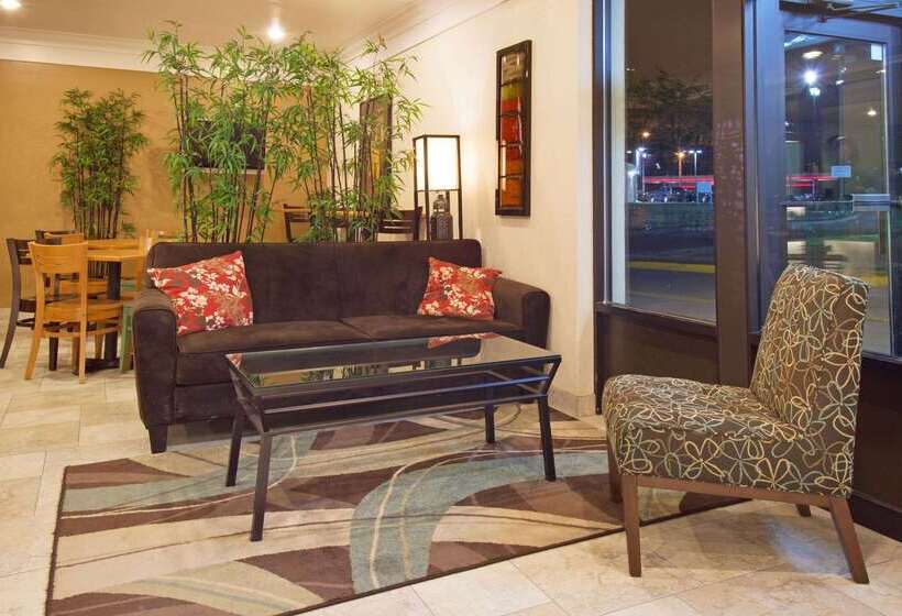 فندق Americinn By Wyndham Johnston Des Moines