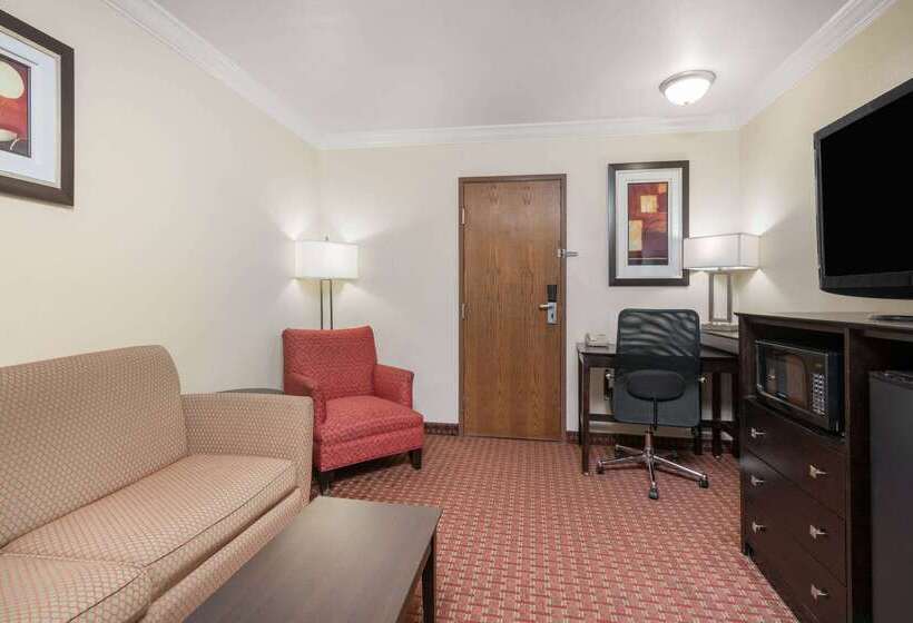 فندق Americinn By Wyndham Johnston Des Moines