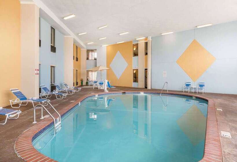 فندق Americinn By Wyndham Johnston Des Moines