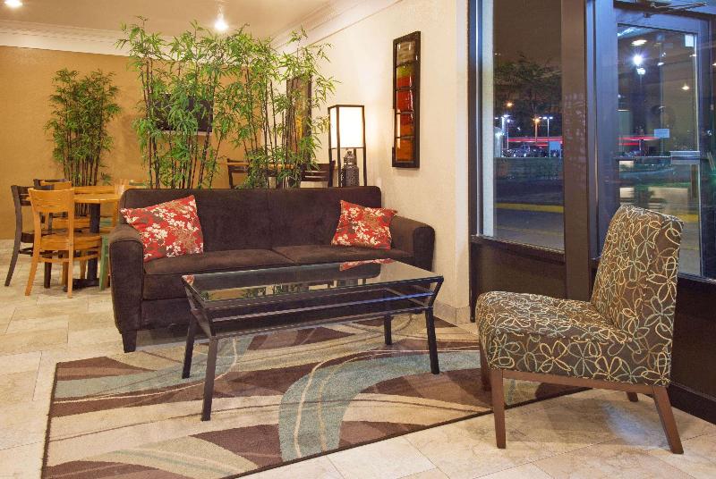 فندق Americinn By Wyndham Johnston Des Moines