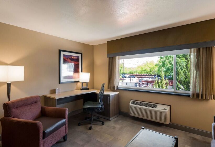 هتل Best Western Plus Canyonlands Inn