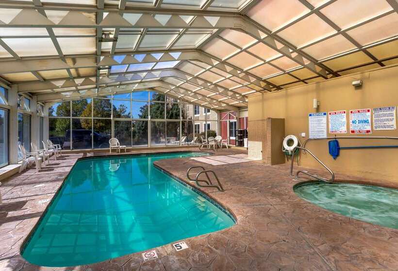 ホテル Comfort Inn West Valley  Salt Lake City South