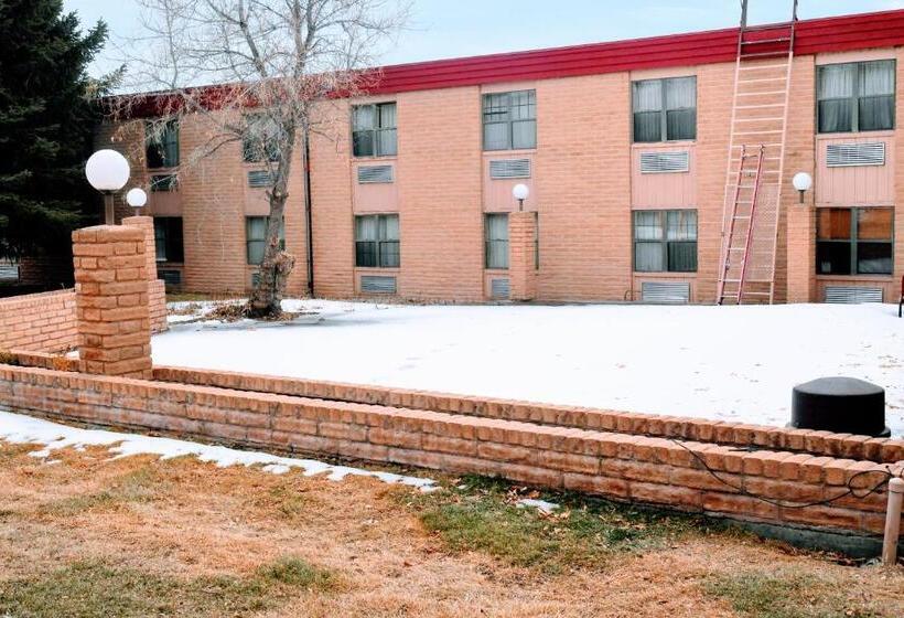 Отель Douglas Inn And Conference Center