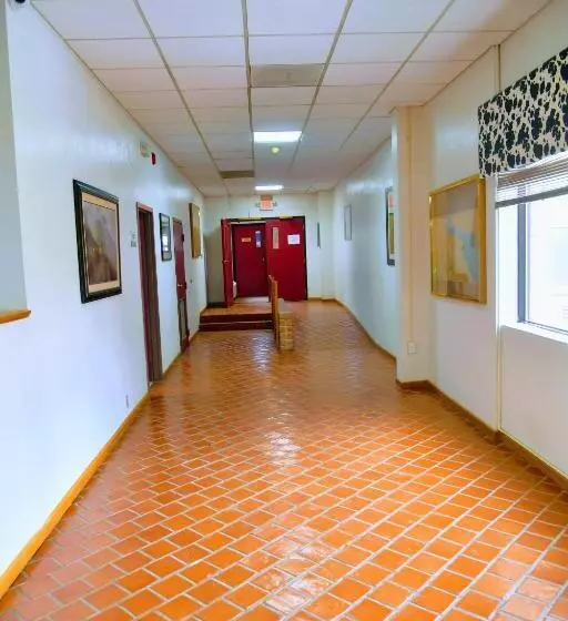 酒店 Douglas Inn And Conference Center