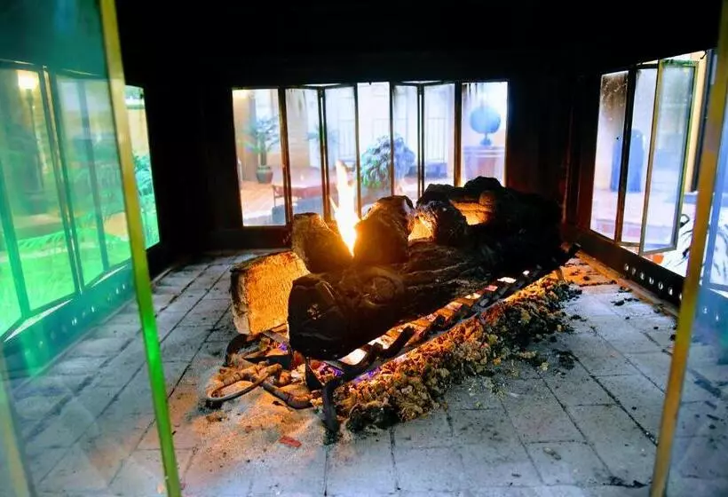 酒店 Douglas Inn And Conference Center