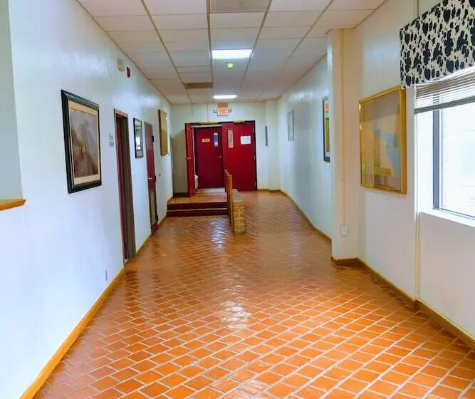 酒店 Douglas Inn And Conference Center