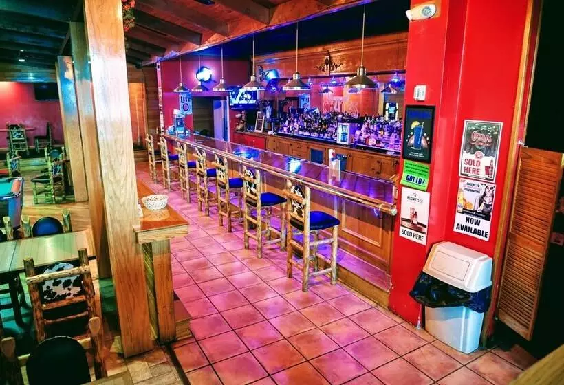 酒店 Douglas Inn And Conference Center