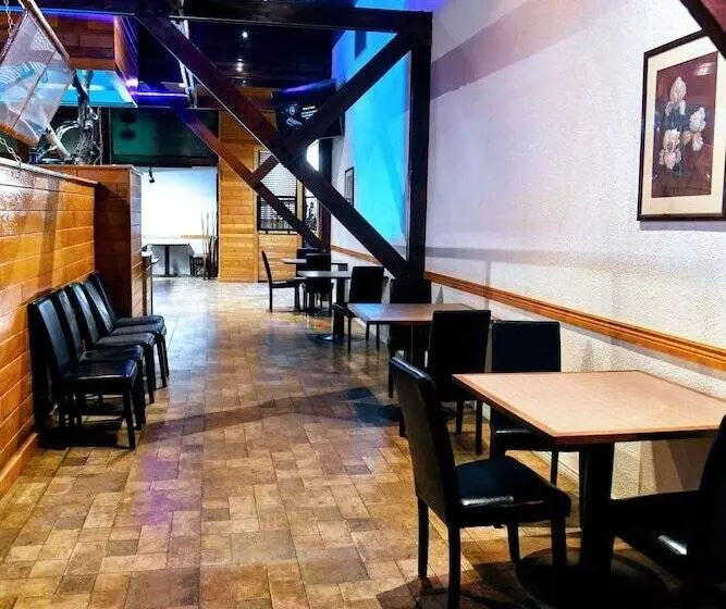 酒店 Douglas Inn And Conference Center