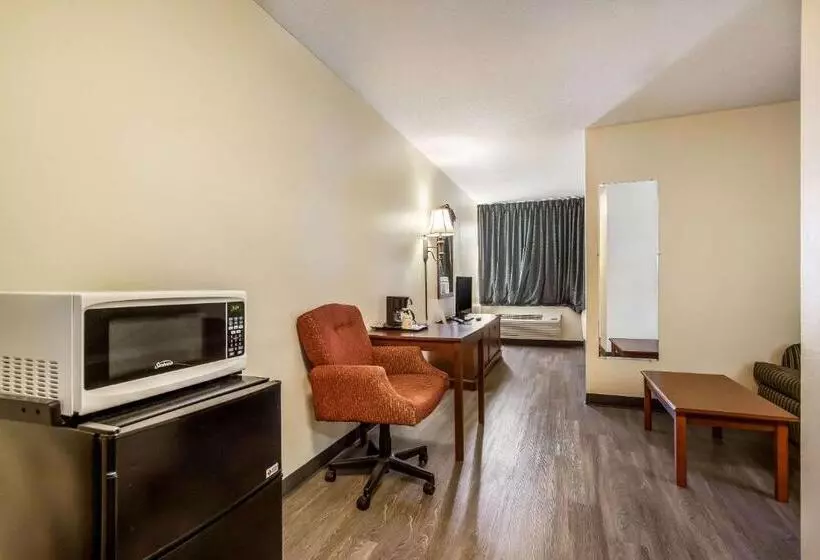 酒店 Econo Lodge Inn & Suites