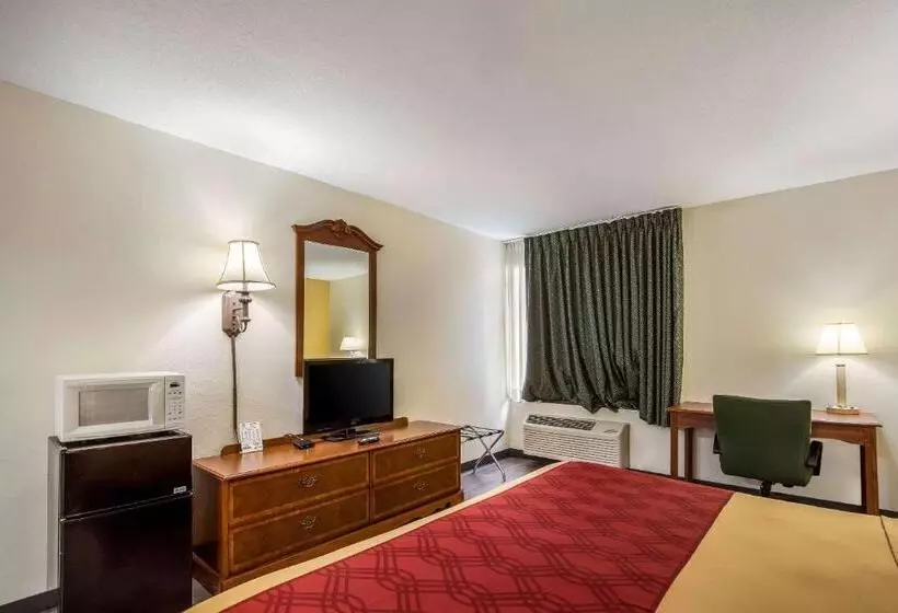 酒店 Econo Lodge Inn & Suites