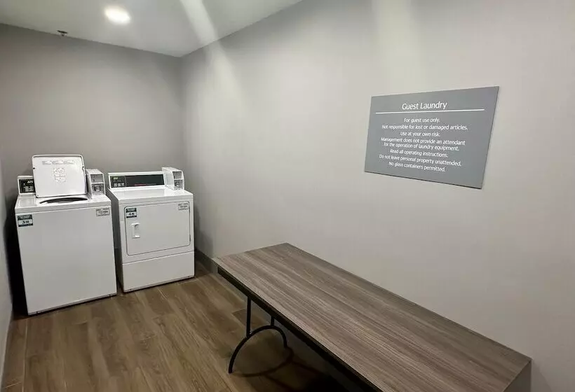 ホテル Spark By Hilton Fort Wayne