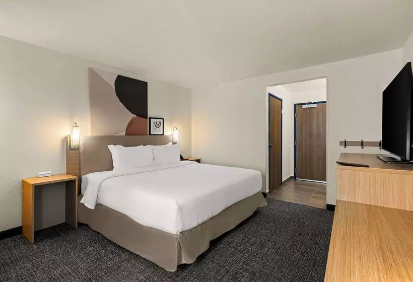 ホテル Spark By Hilton Fort Wayne