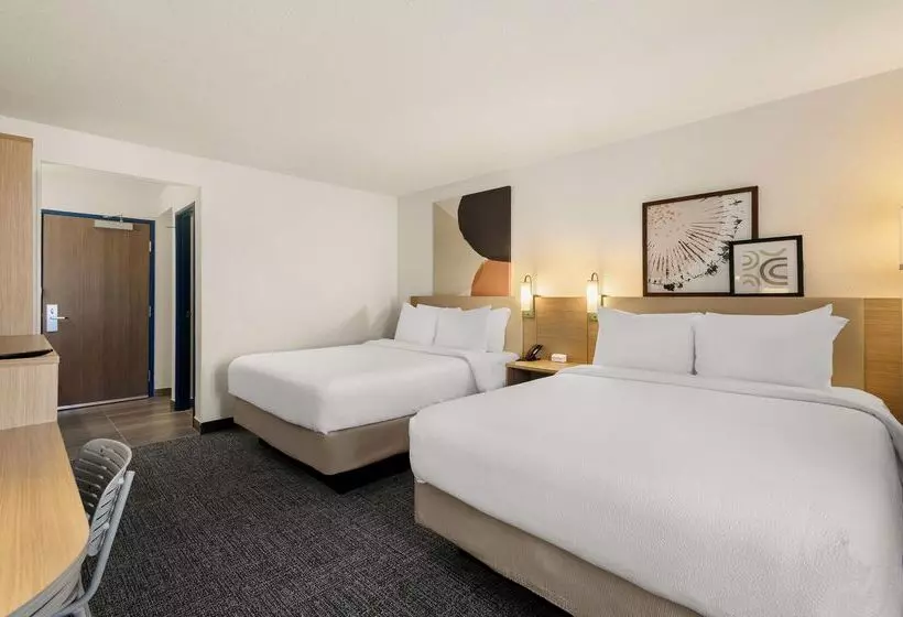 ホテル Spark By Hilton Fort Wayne